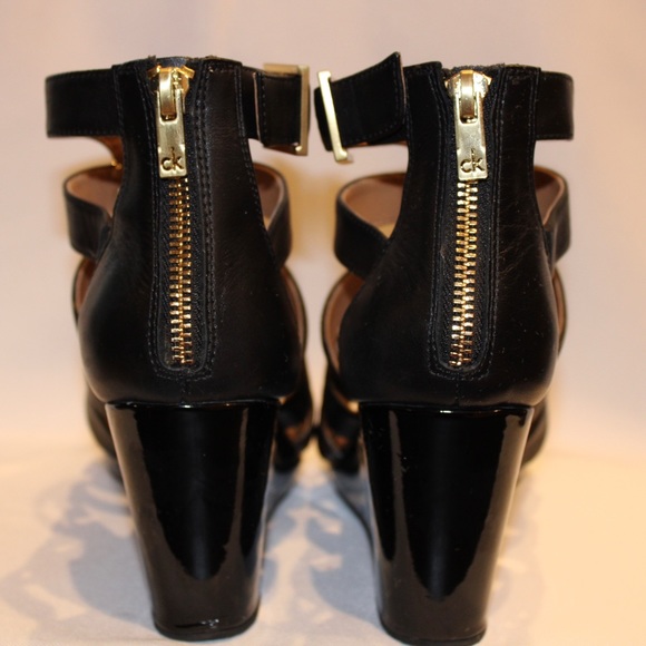 Calvin Klein open toe shoe - Picture 2 of 7